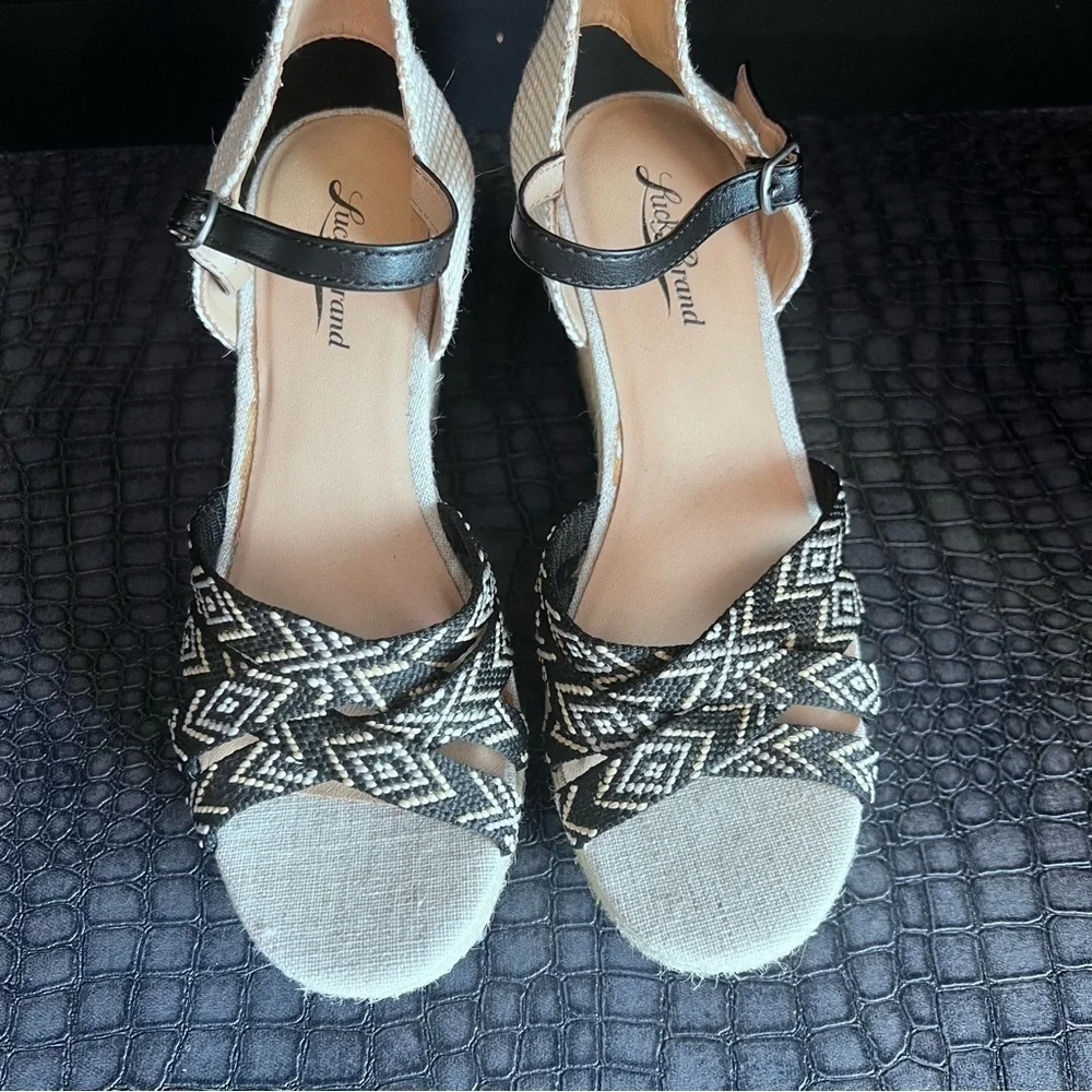 LUCKY BRAND MAHIMA PLATFORM SANDALS Color: Beige- Black Size: 7 New Summer shoe